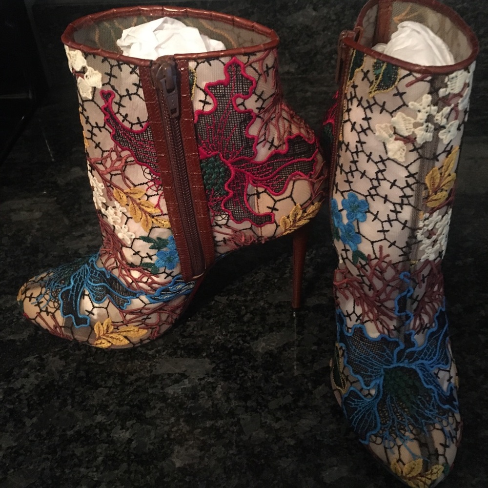 Christian Louboutin (NEW)